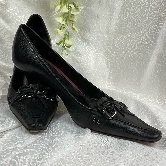 Gorgeous Antonio Milani 7.5 black leather kitten, heel/pump Pointy but Square to - Picture 9 of 13